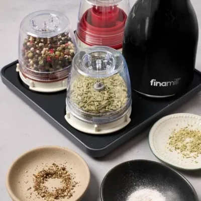 Zestaw Finamill BBQ akumulatorowy USB-C (młynek + 4 pojemniki + tacka)